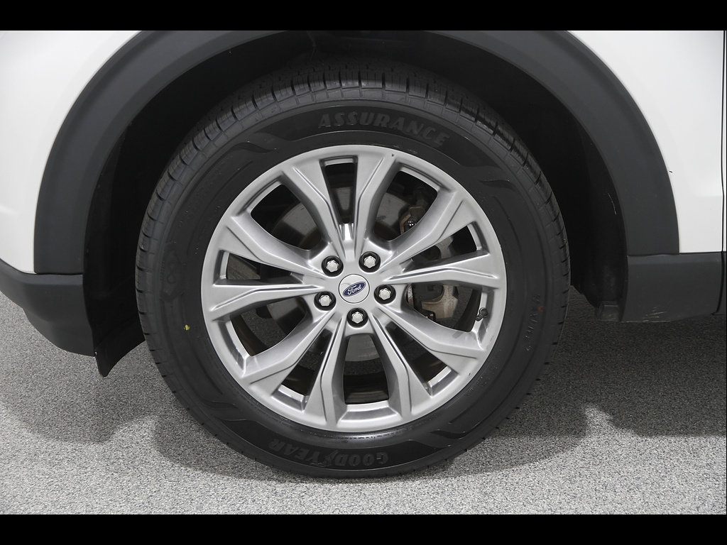 Used 2023 Ford Explorer XLT w/ Equipment Group 202A AWD/4WD image 23