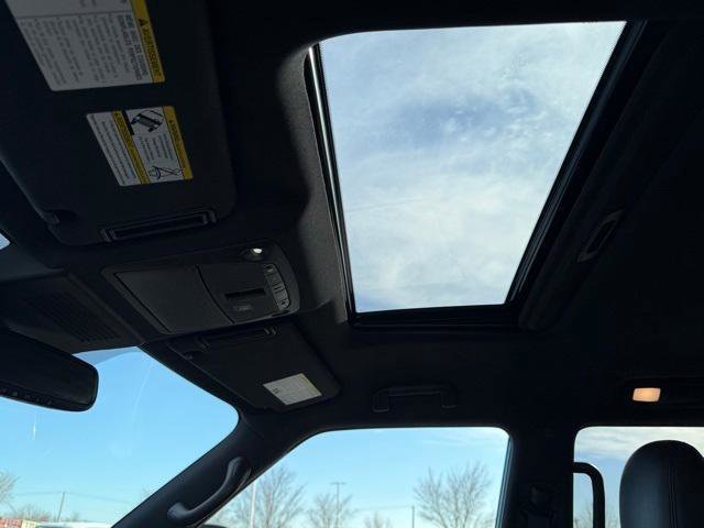 Used 2023 Nissan Armada SL w/ Midnight Edition Package image 26