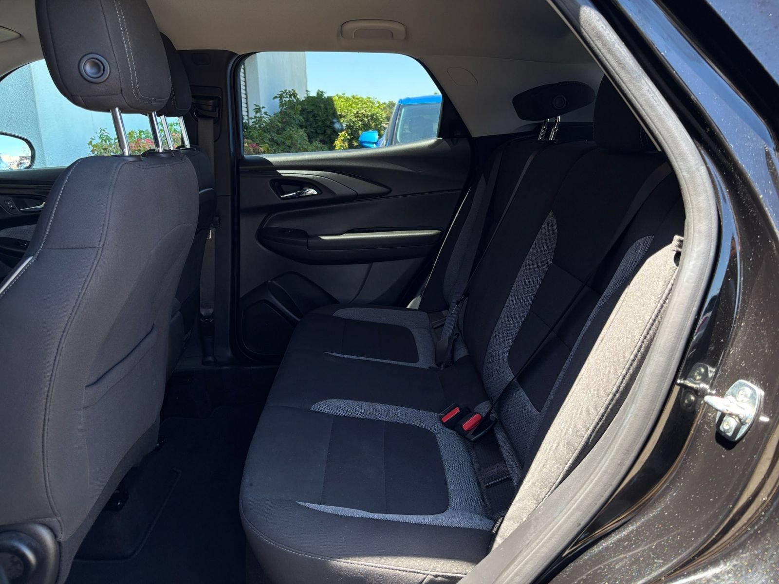 Used 2025 Chevrolet TrailBlazer LT FWD image 24