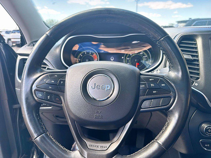 Used 2021 Jeep Cherokee Trailhawk AWD/4WD image 20
