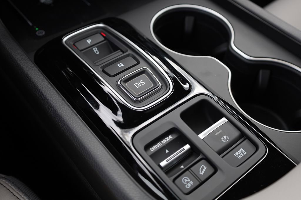 New 2025 Honda Pilot Touring image 22