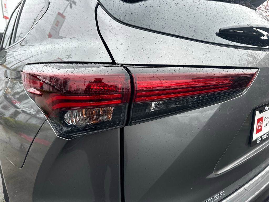 Certified 2025 Toyota Highlander Limited image 10