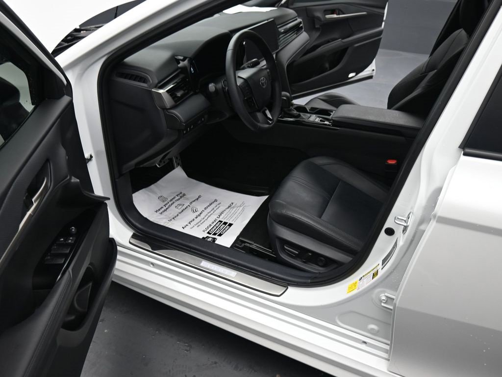 Used 2025 Toyota Camry XSE image 15
