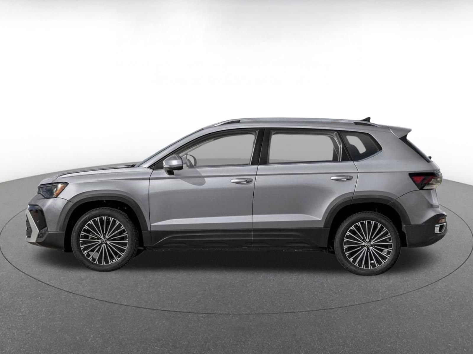 Used 2026 Volkswagen Taos SE AWD/4WD image 4