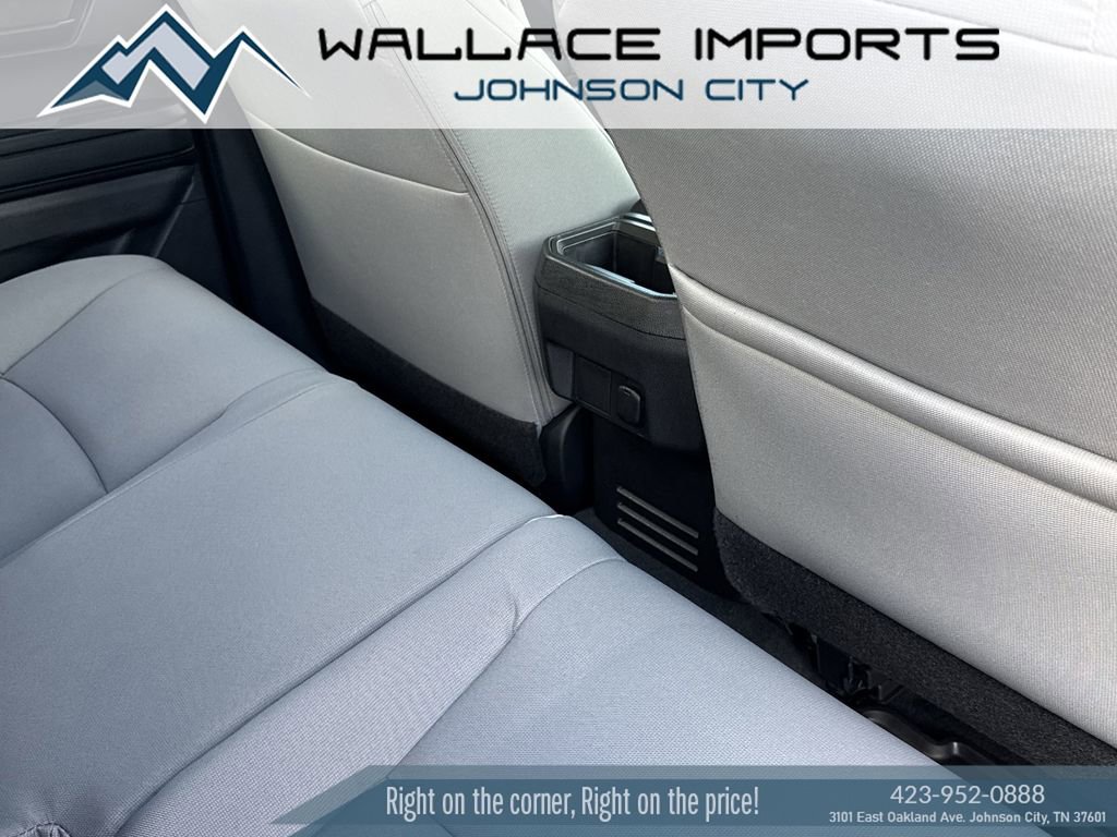 Used 2025 Toyota Tacoma SR5 AWD/4WD image 40