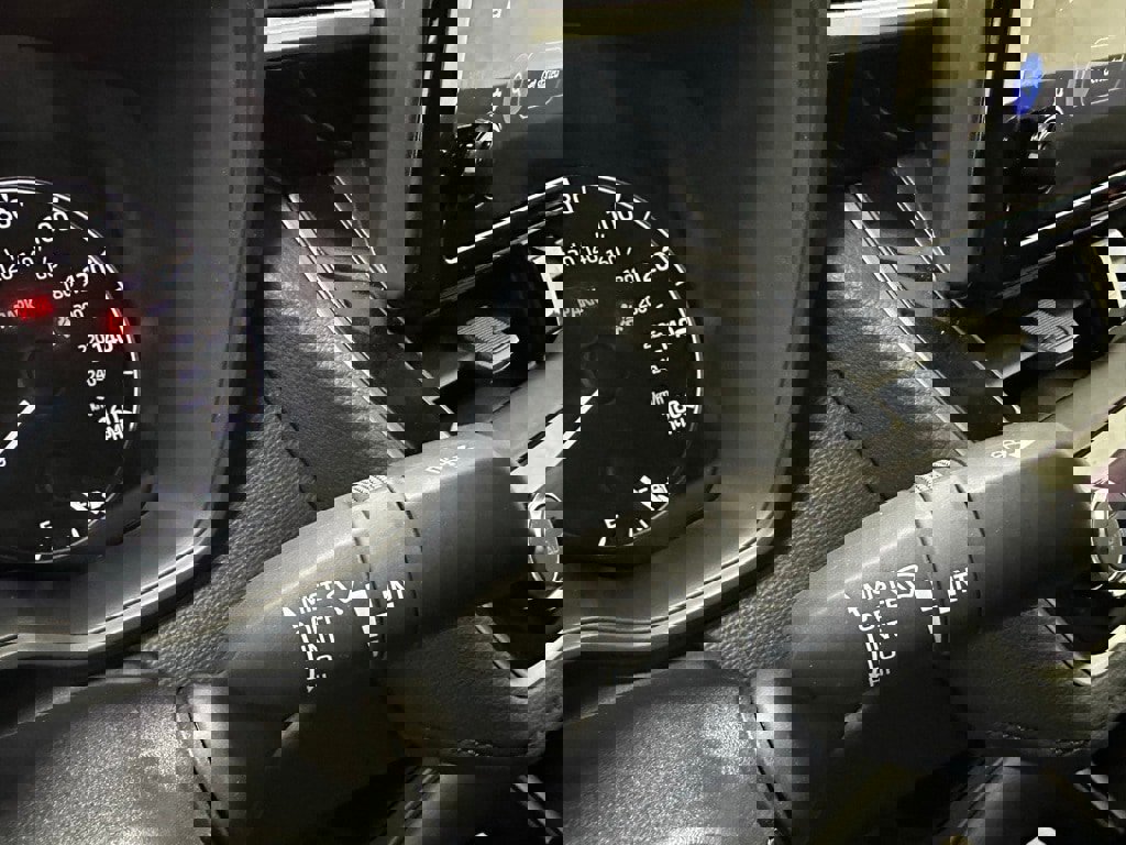 Used 2025 Toyota Corolla SE image 23