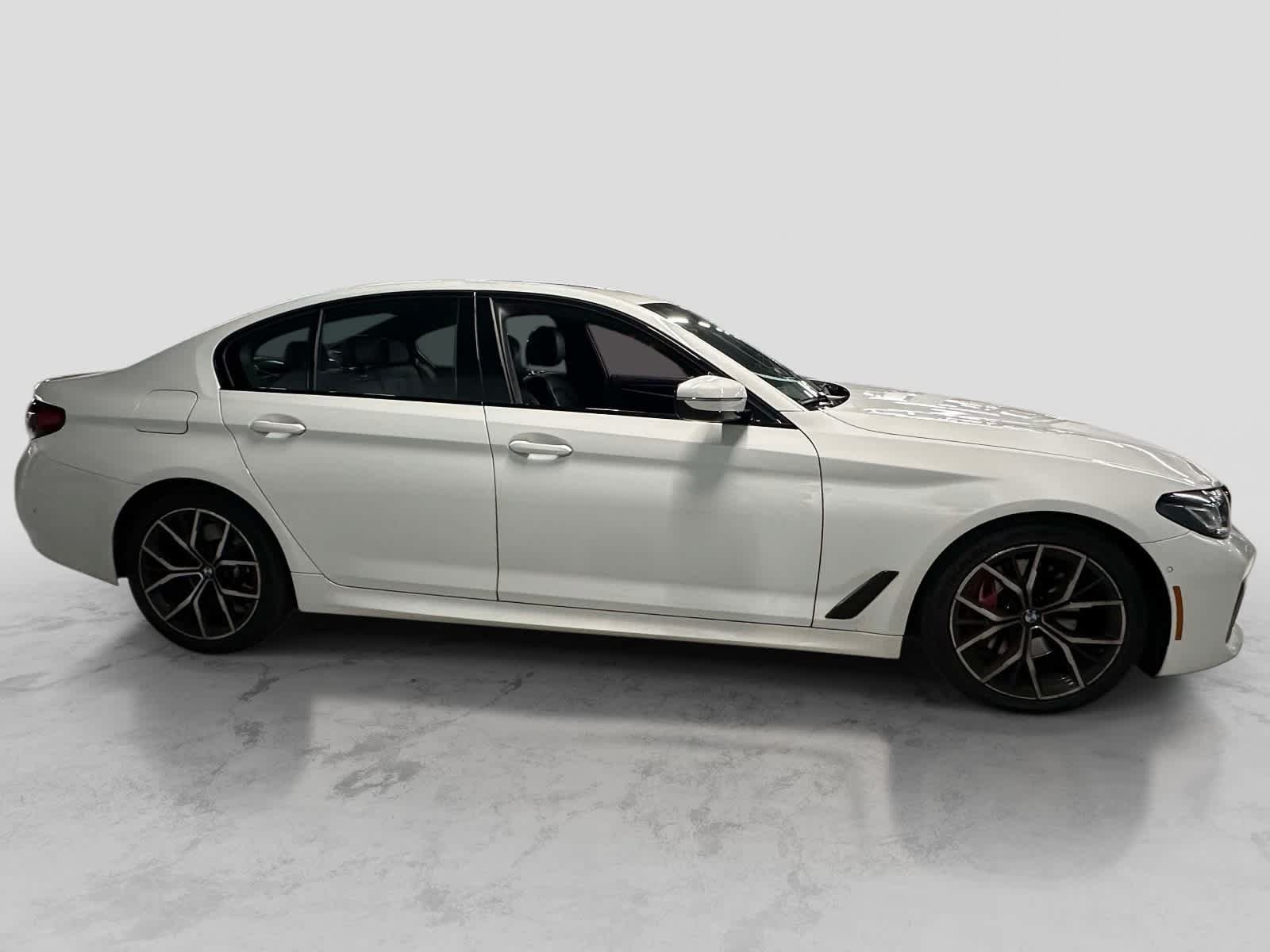 Used 2023 BMW 530i xDrive w/ M Sport Package AWD/4WD image 5