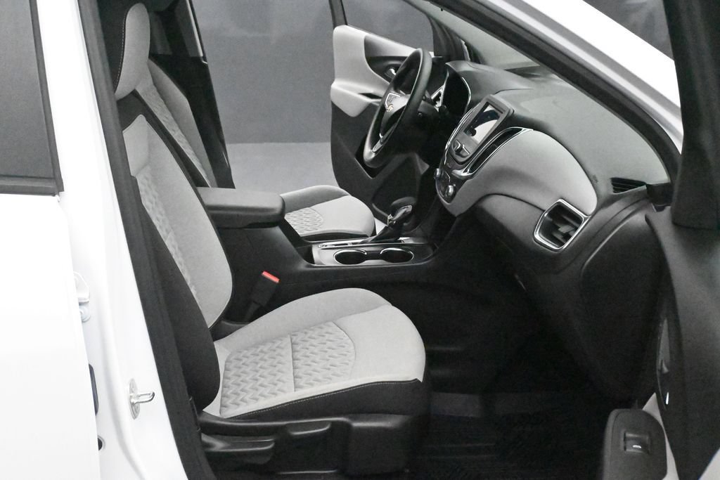Used 2024 Chevrolet Equinox LS w/ LS Convenience Package FWD image 11