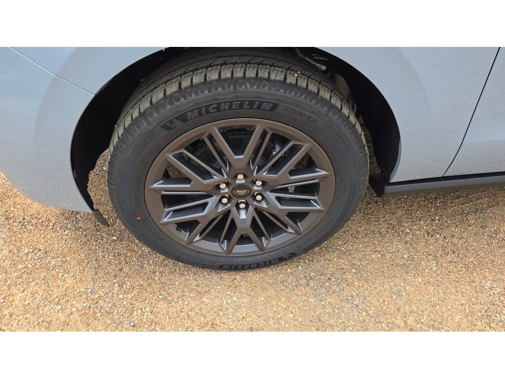 New 2027 Ford Expedition Platinum w/ Stealth Appearance Package AWD/4WD image 9