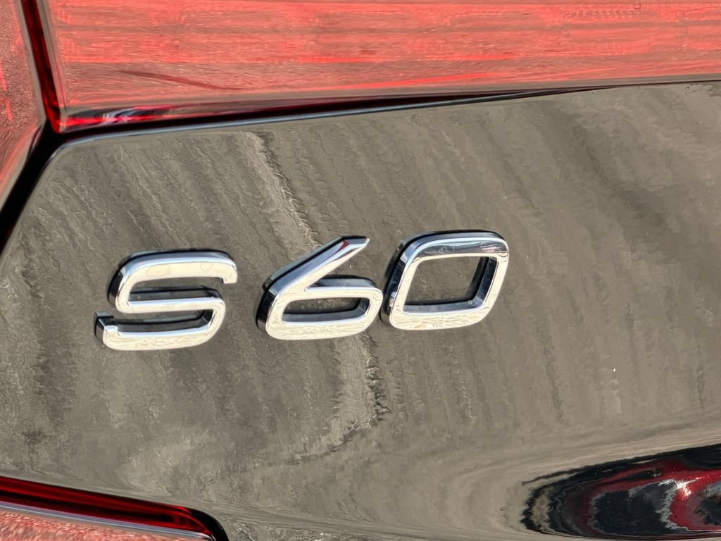 Used 2020 Volvo S60 T5 Momentum FWD image 10