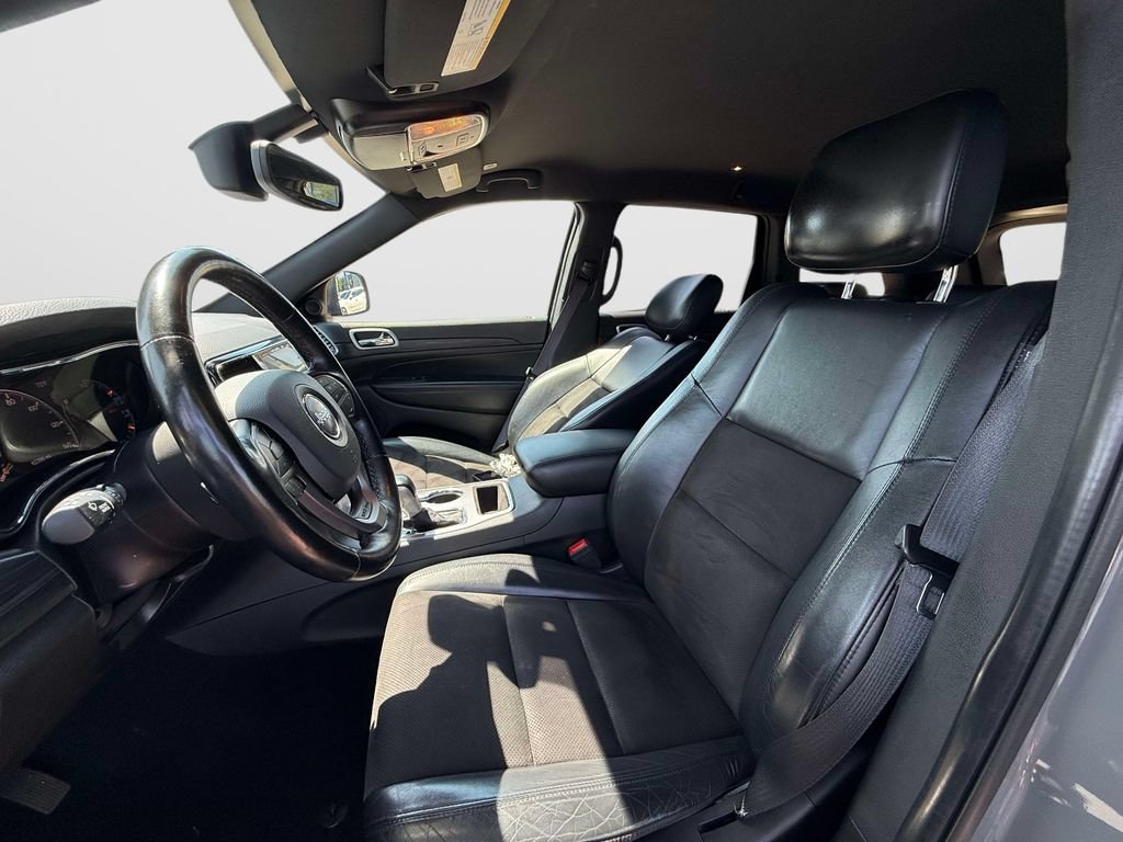 Used 2020 Jeep Grand Cherokee Altitude AWD/4WD image 12
