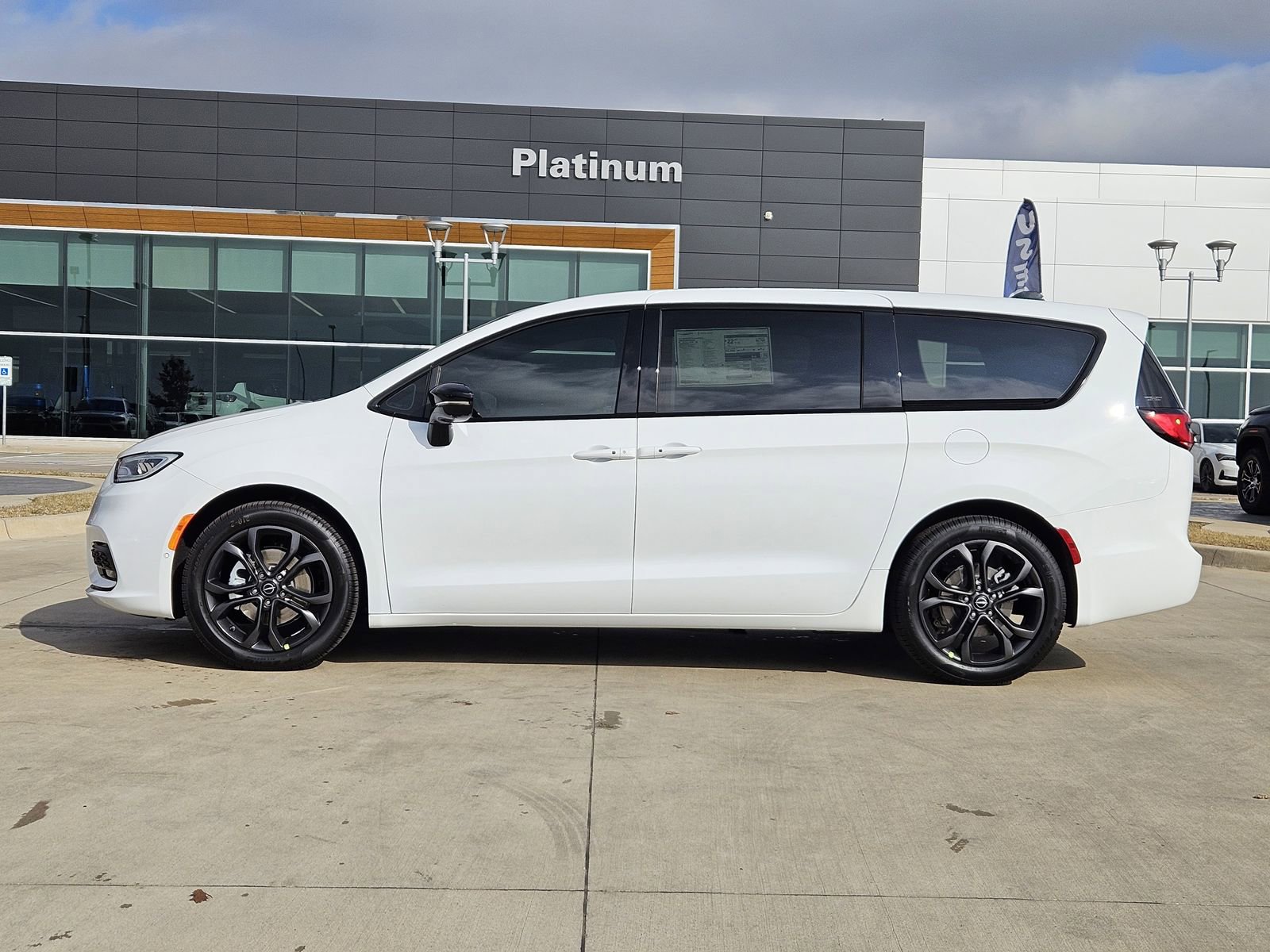 New 2026 Chrysler Pacifica Select FWD image 7