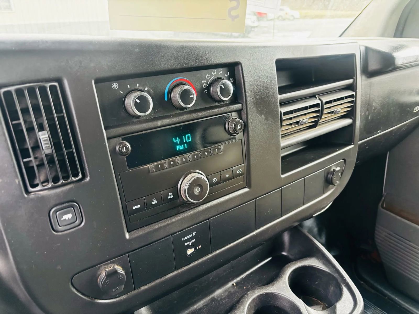 Used 2008 Chevrolet Express 2500 Van 3D image 11