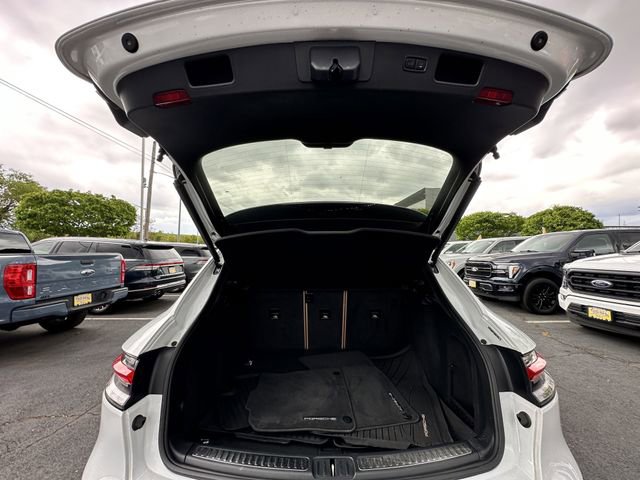Used 2022 Porsche Macan S AWD/4WD image 40