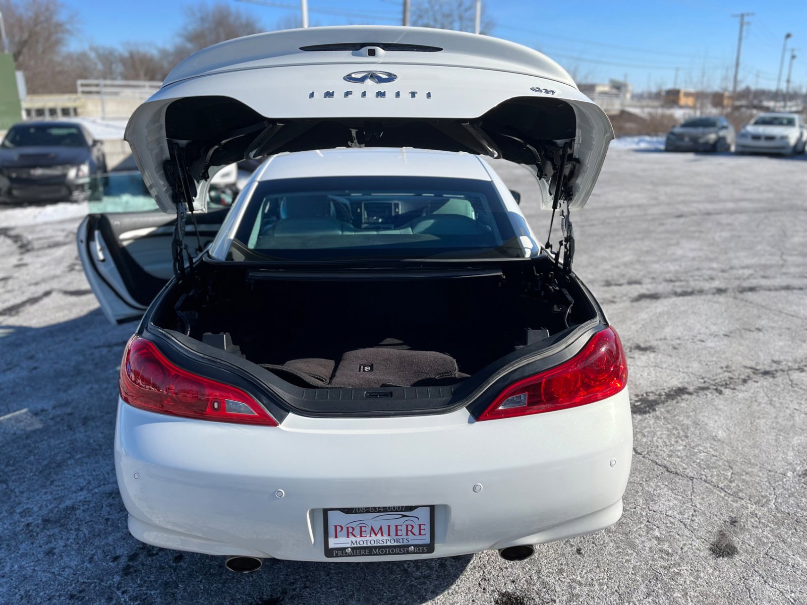 Used 2011 INFINITI G37 w/ Premium Pkg image 38