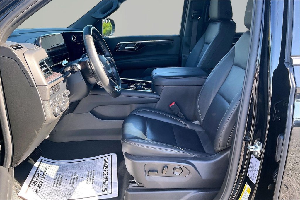 Used 2025 Chevrolet Tahoe LT w/ Comfort Package AWD/4WD image 24