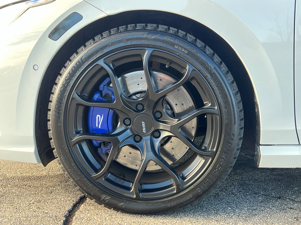 Used 2023 Volkswagen Golf R image 9