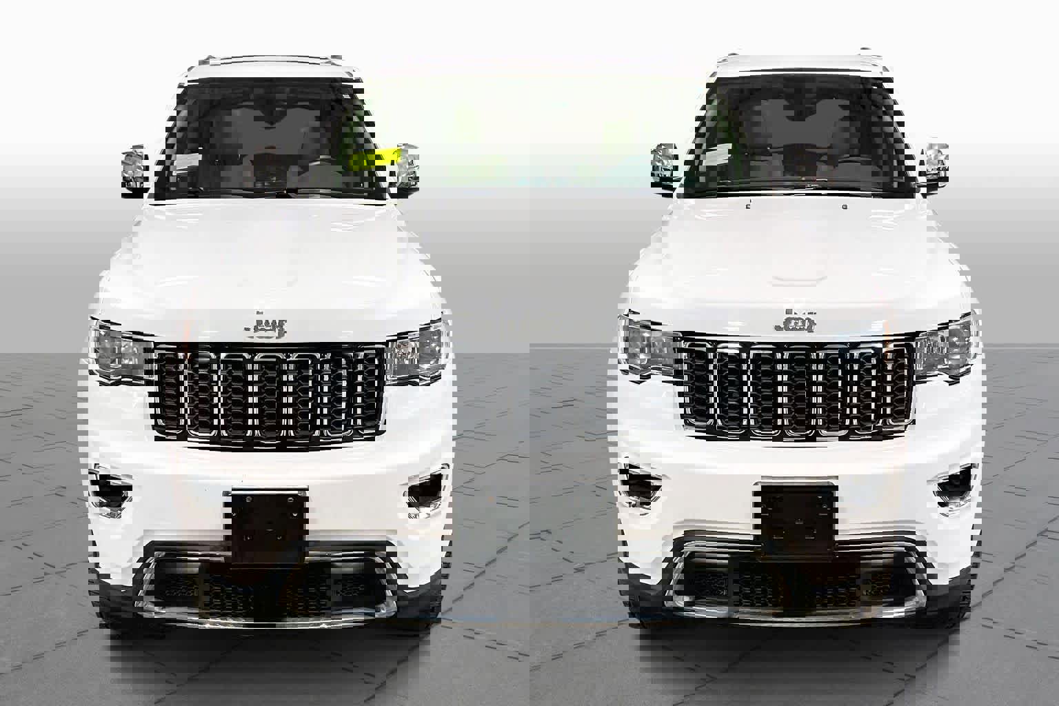 Used 2017 Jeep Grand Cherokee Limited image 4