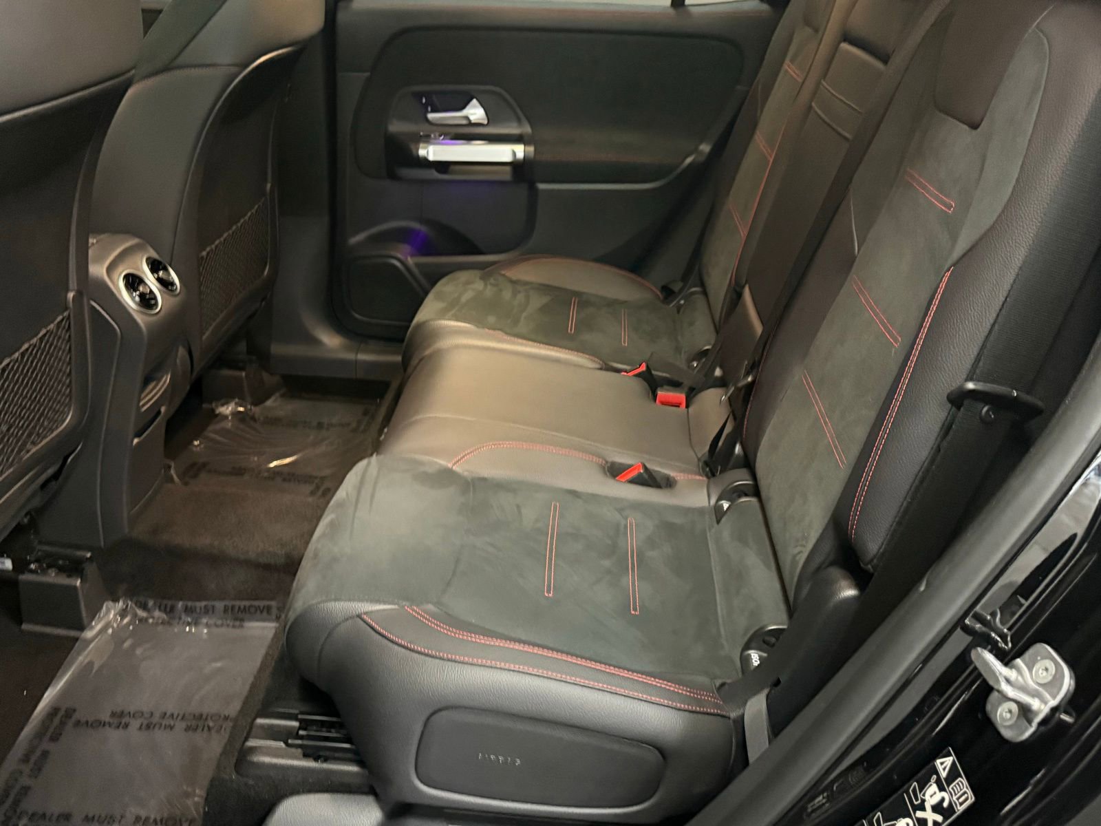 Used 2023 Mercedes-Benz GLB 250 4MATIC image 40