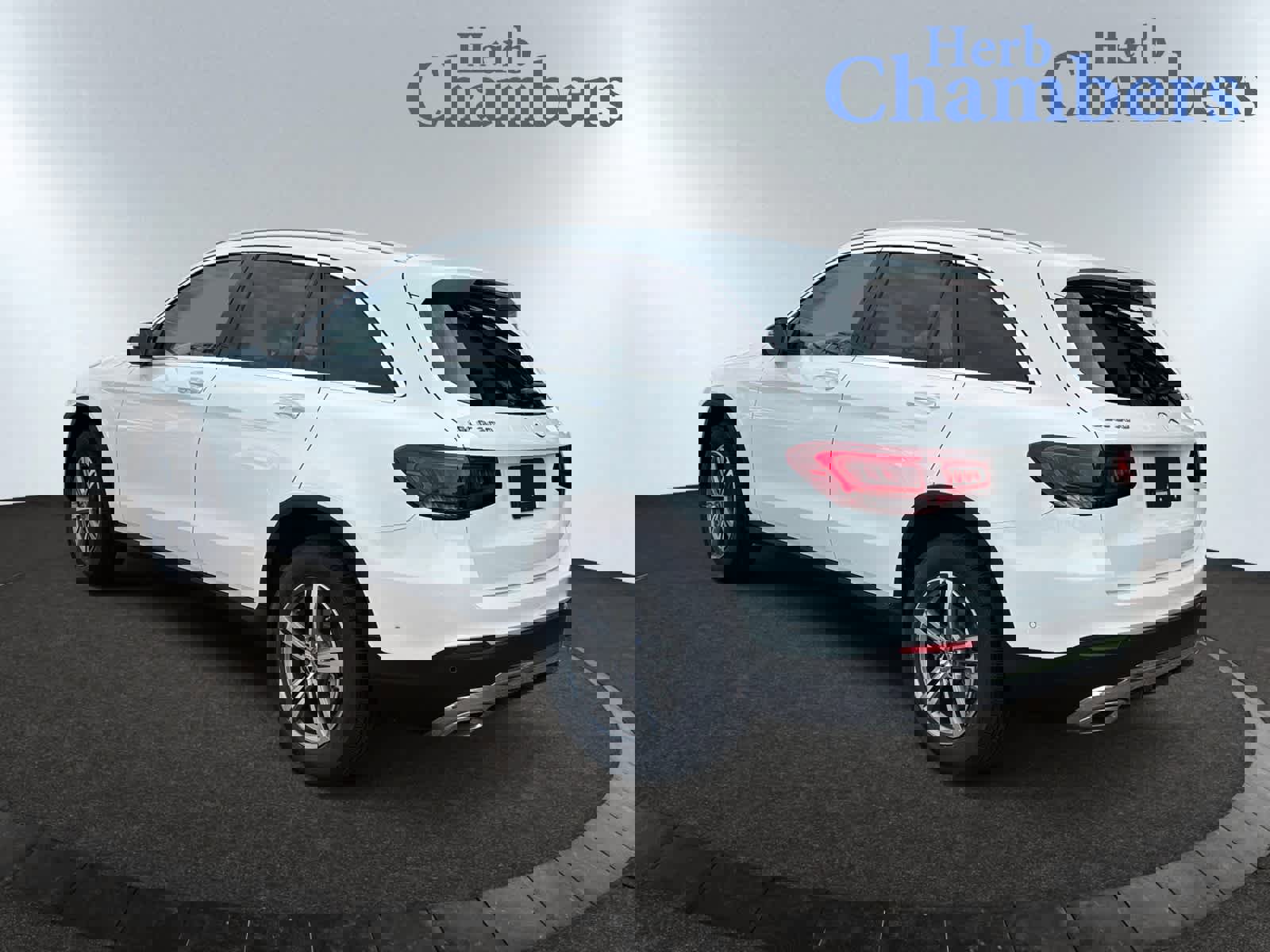 Used 2022 Mercedes-Benz GLC 300 4MATIC w/ Premium Package Lite image 3