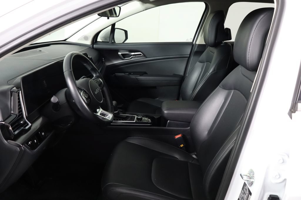 Used 2025 Kia Sportage EX FWD image 14