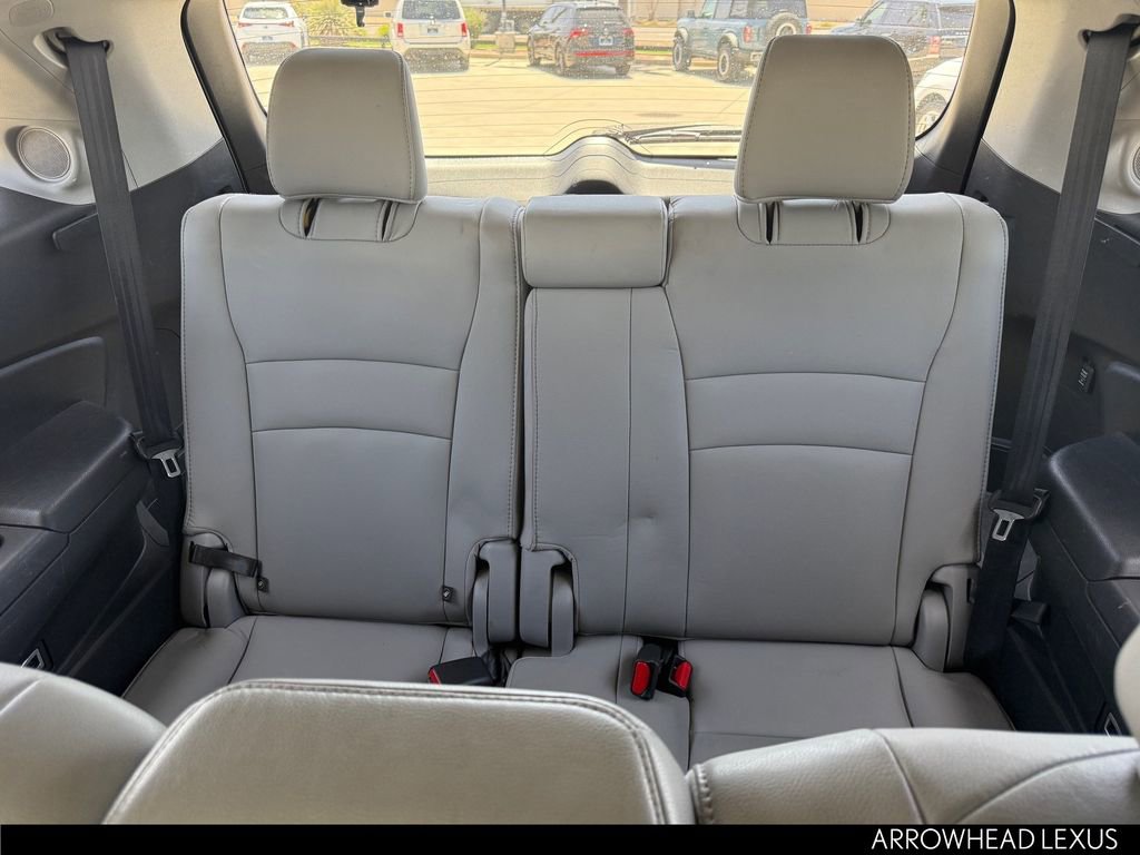 Used 2016 Honda Pilot Touring image 30