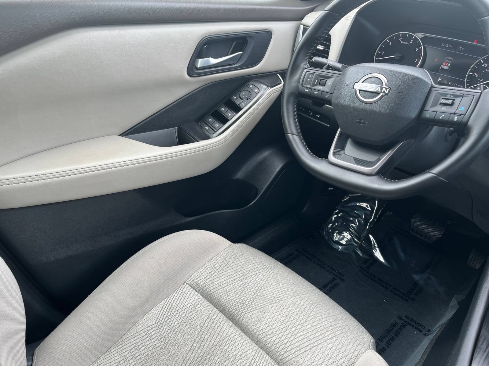 Used 2025 Nissan Rogue SV AWD/4WD image 39