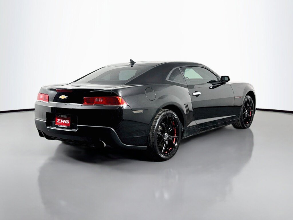 Used 2015 Chevrolet Camaro LT RWD image 5