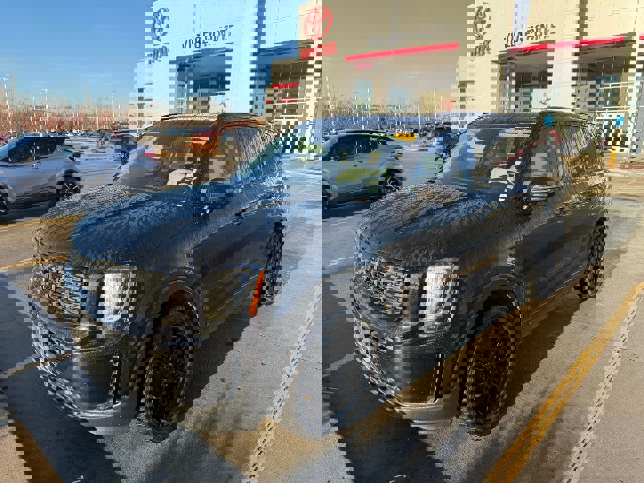 Used 2021 Kia Telluride SX w/ Nightfall Edition Package image 2