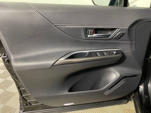 Used 2021 Toyota Venza XLE w/ Softex Package image 12