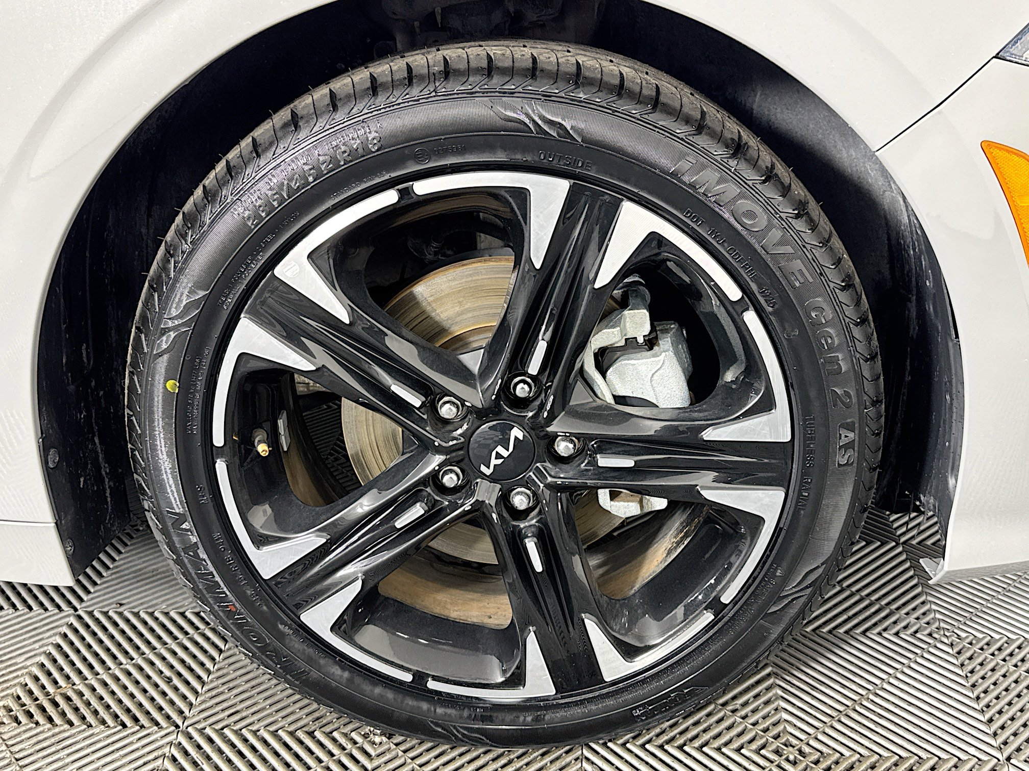 Used 2023 Kia K5 GT-Line image 31