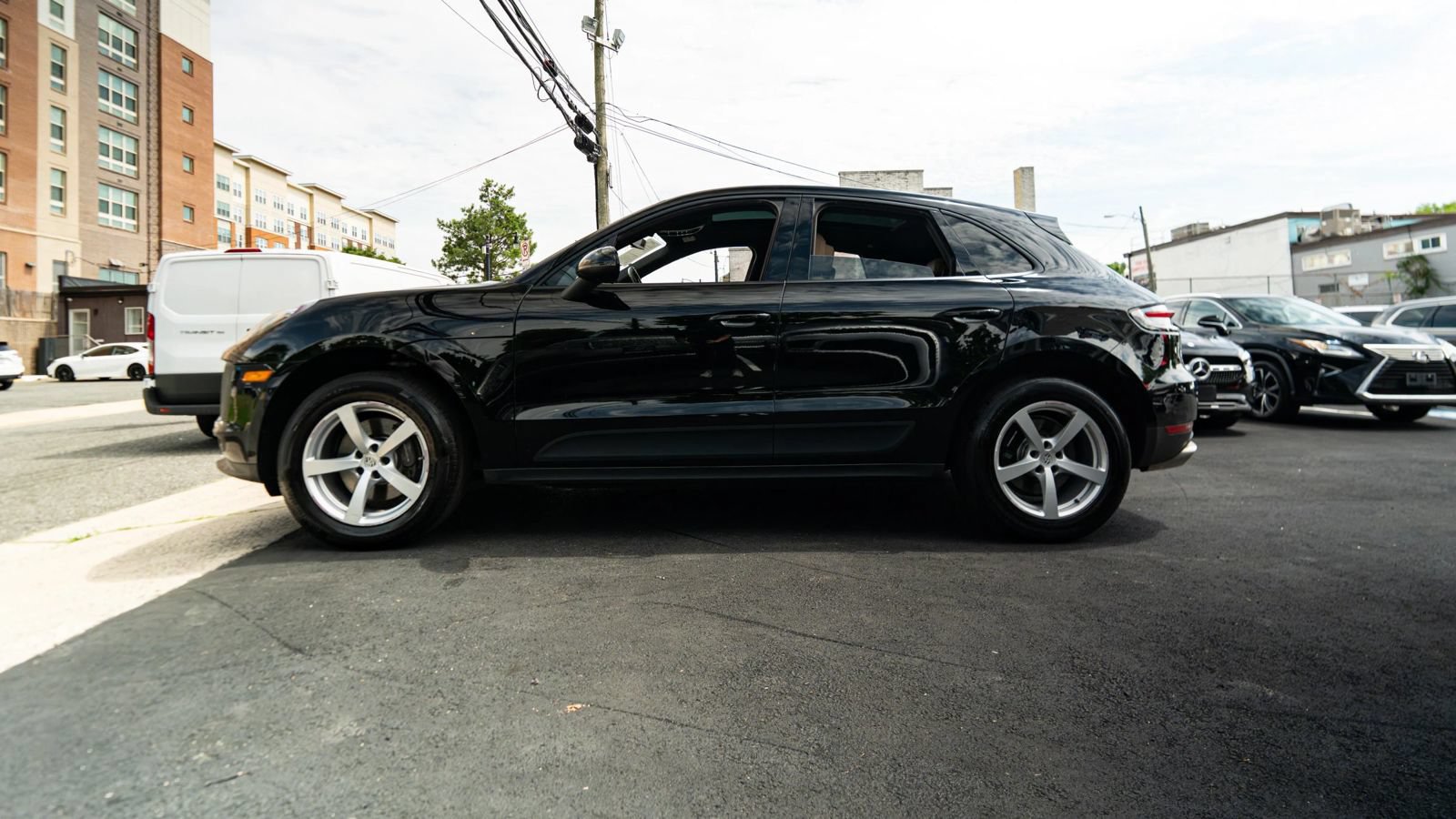 Used 2019 Porsche Macan AWD/4WD image 7