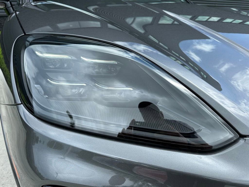 Used 2025 Porsche Cayenne GTS image 13