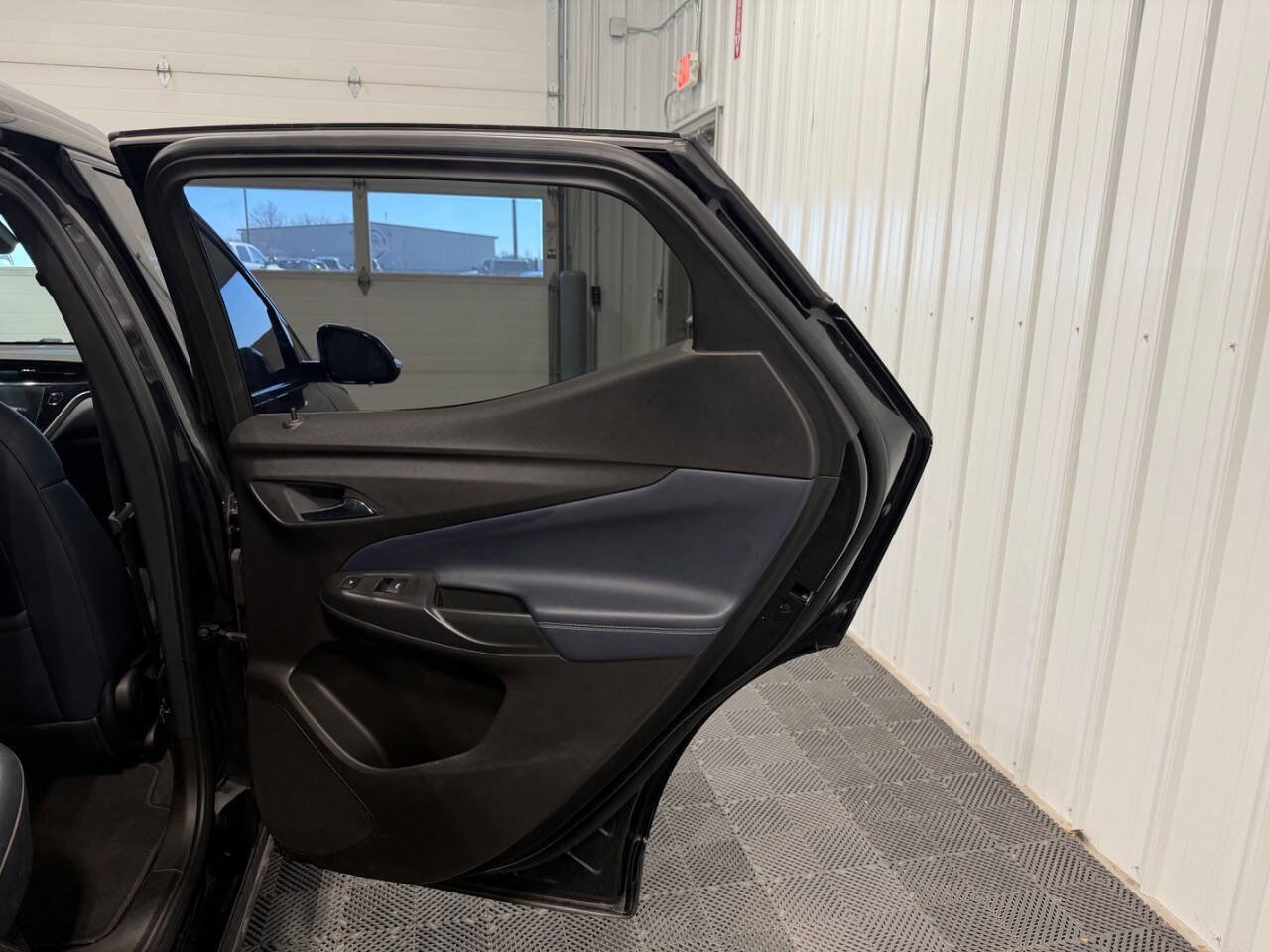 Used 2022 Chevrolet Bolt EUV Premier w/ Launch Edition image 15