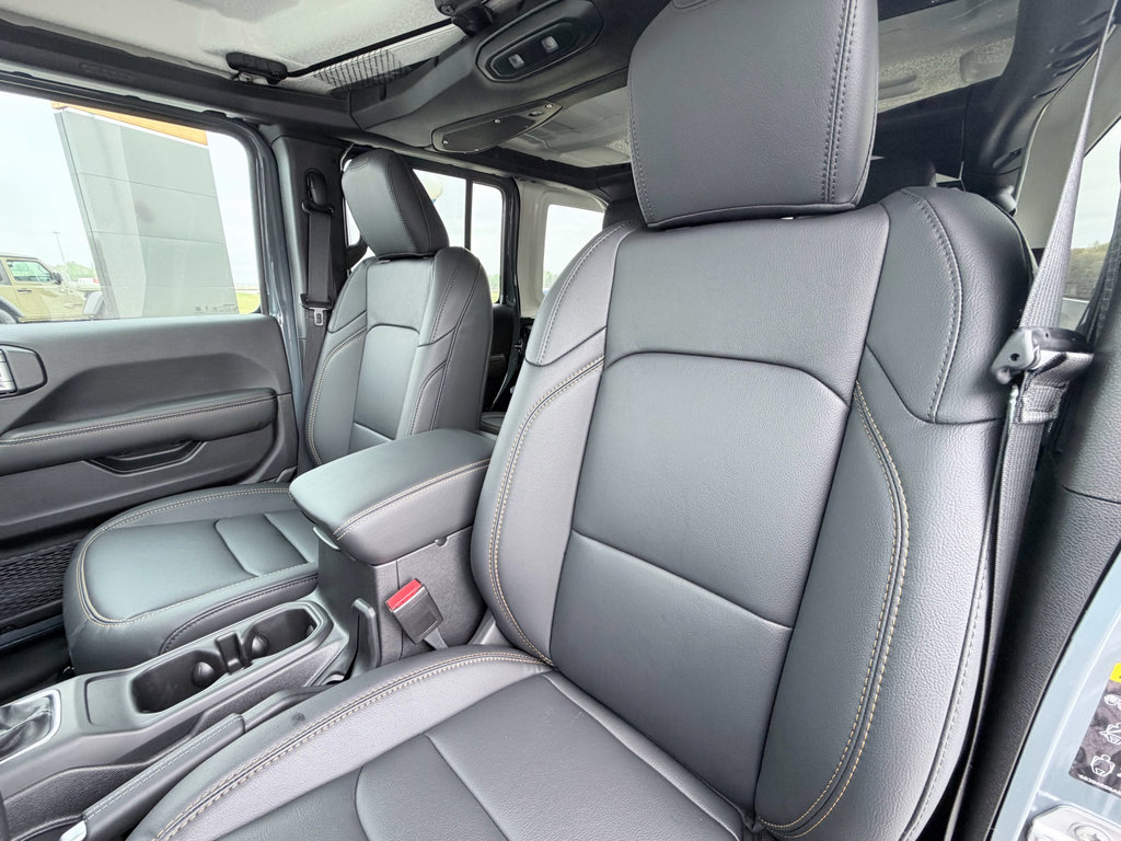 New 2026 Jeep Wrangler Unlimited Sahara AWD/4WD image 23