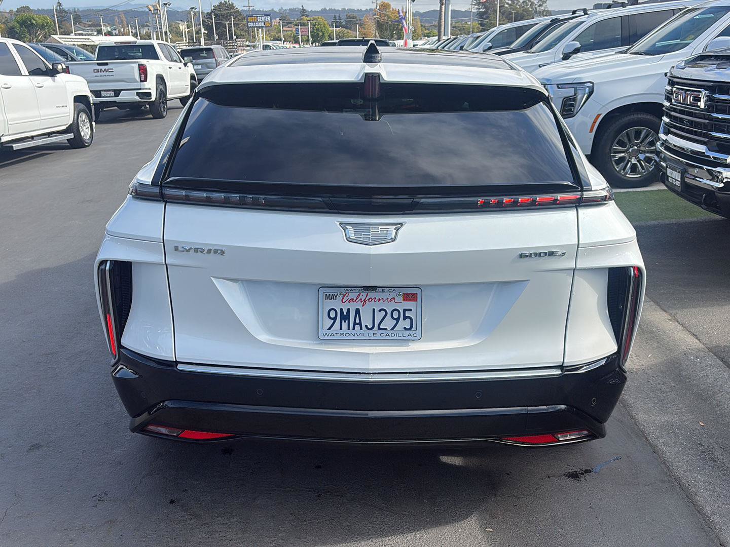 Used 2024 Cadillac Lyriq Luxury AWD/4WD image 22