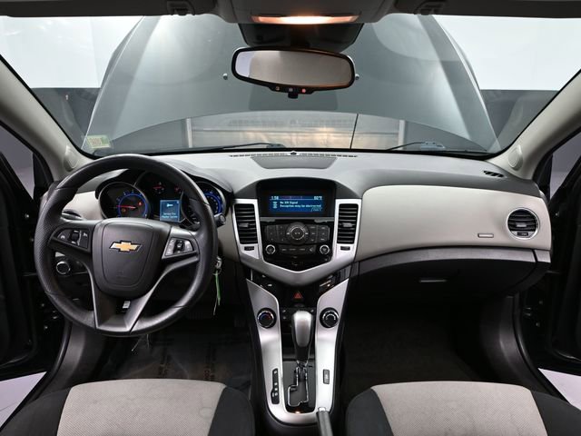 Used 2015 Chevrolet Cruze LS FWD image 21