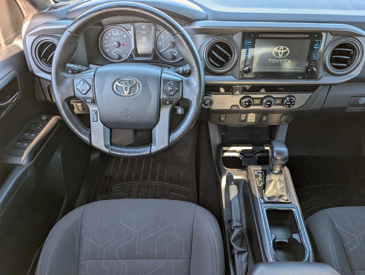 Used 2016 Toyota Tacoma TRD Off-Road w/ Towing Package RWD image 10