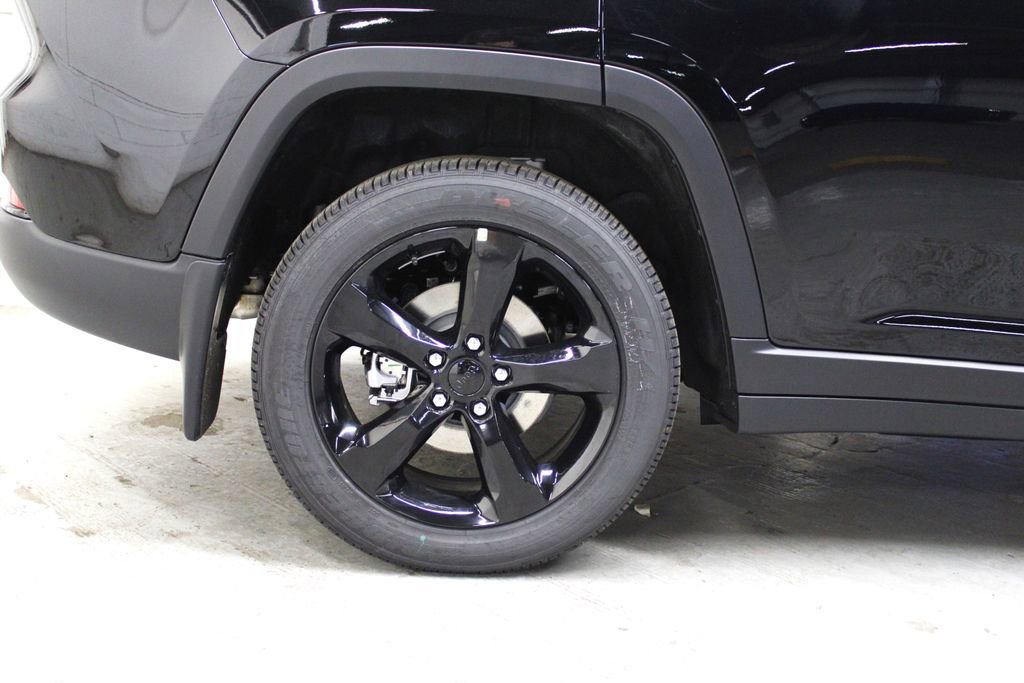 New 2025 Jeep Grand Cherokee Altitude image 35