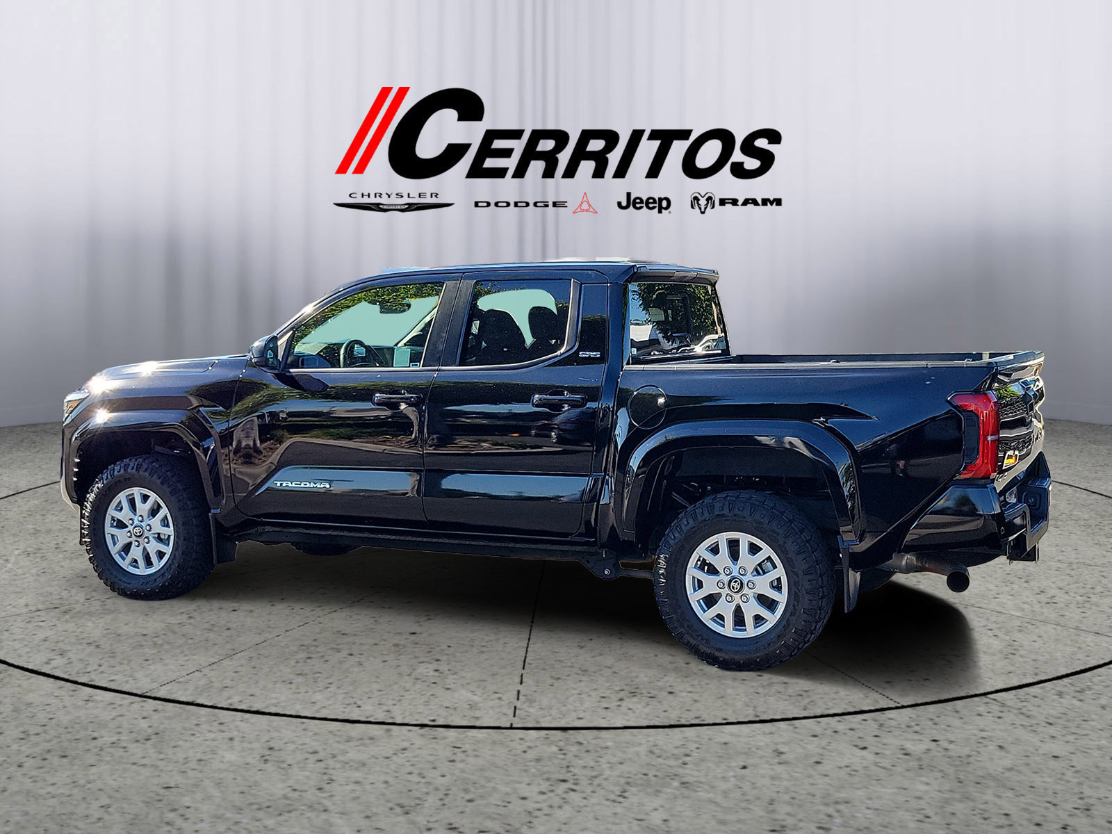 Used 2024 Toyota Tacoma SR5 AWD/4WD image 2