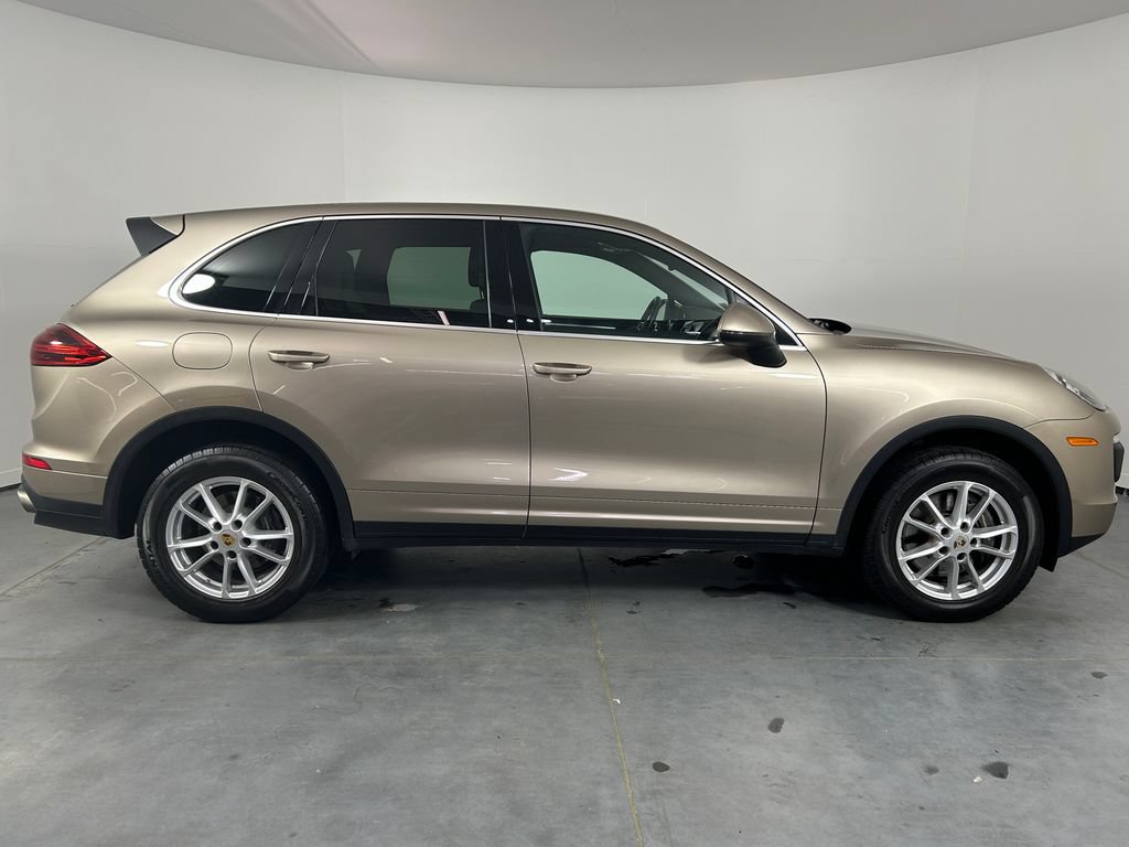 Used 2016 Porsche Cayenne AWD/4WD image 8