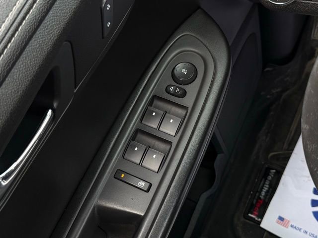 Used 2013 GMC Acadia SLE image 13