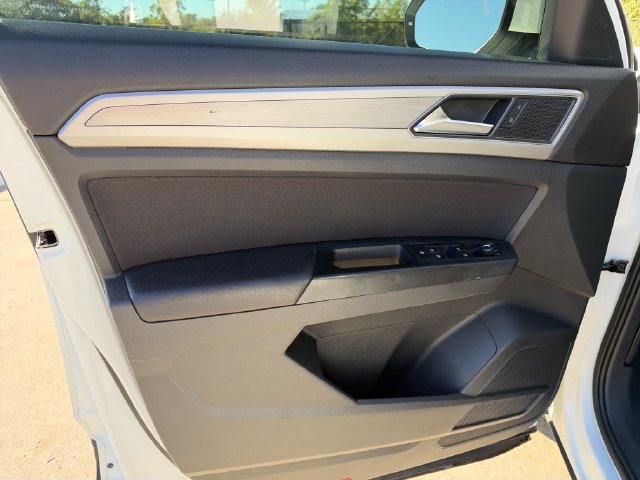 Used 2018 Volkswagen Atlas S FWD image 12