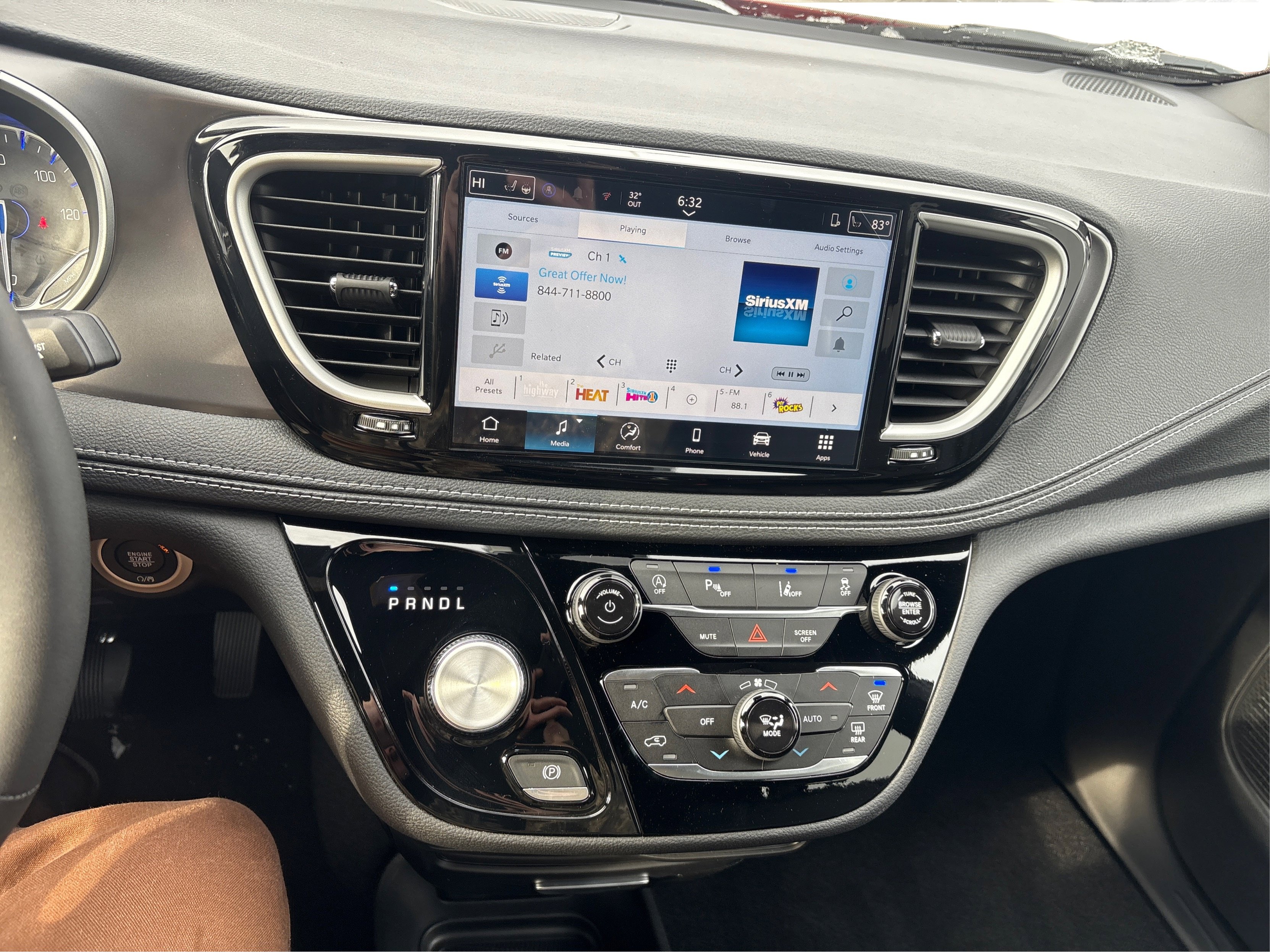 New 2026 Chrysler Pacifica Select image 16