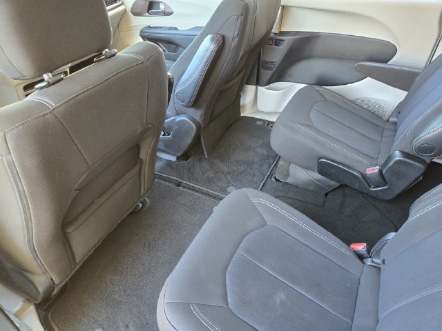 Certified 2023 Chrysler Voyager LX FWD image 29