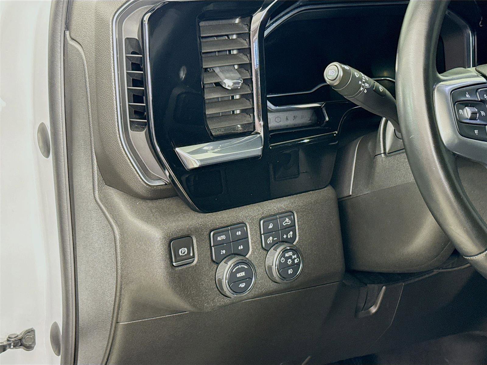 Used 2024 Chevrolet Silverado 2500 LTZ image 10