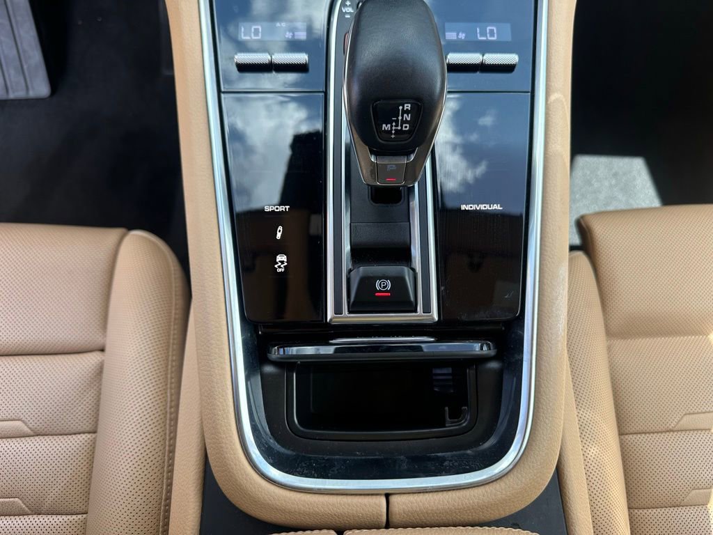 Certified 2023 Porsche Panamera 4 Platinum Edition AWD/4WD image 26