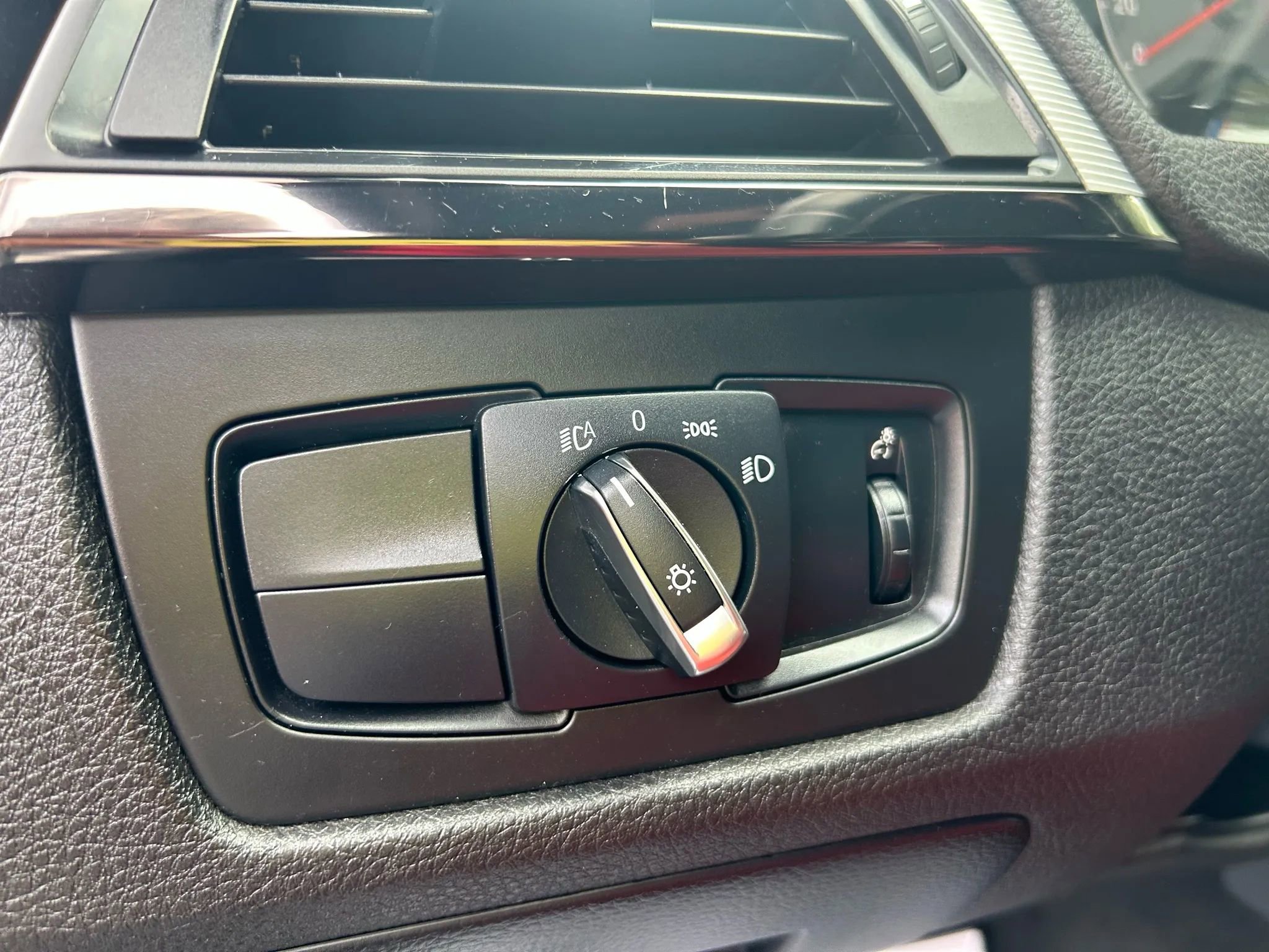 Used 2015 BMW M4 Convertible image 34