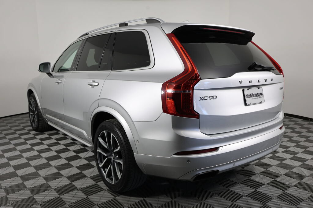Used 2016 Volvo XC90 T6 Momentum w/ Momentum Plus Package AWD/4WD image 6