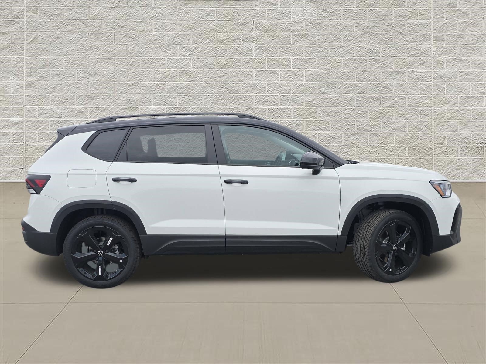 New 2026 Volkswagen Taos SE AWD/4WD image 8